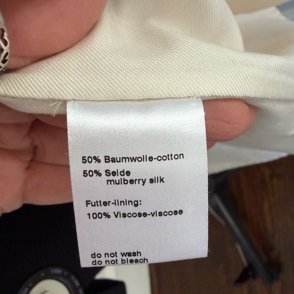 Akris - Picture 5 of 5